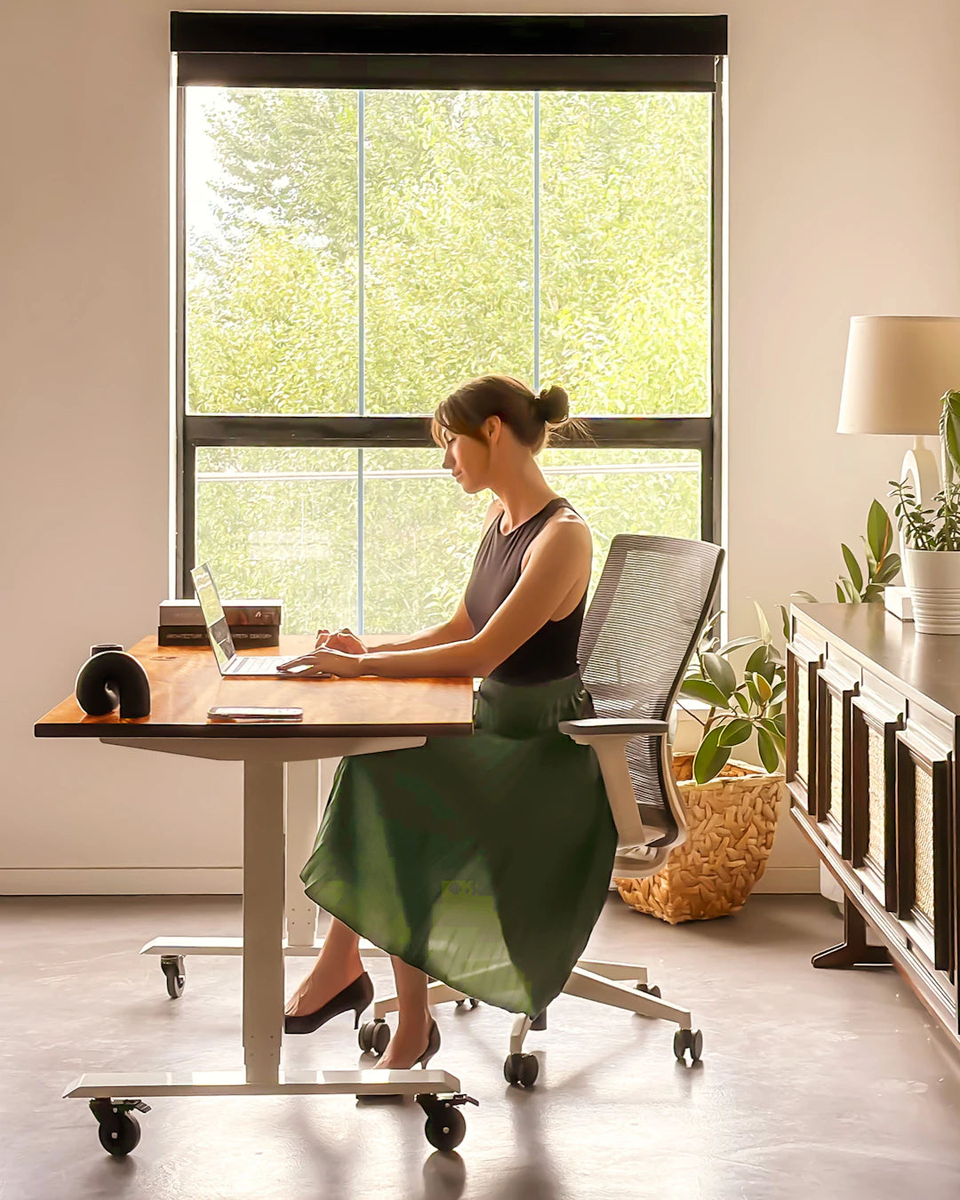 Ergonomic Phone Holders and Accessories for Productivity